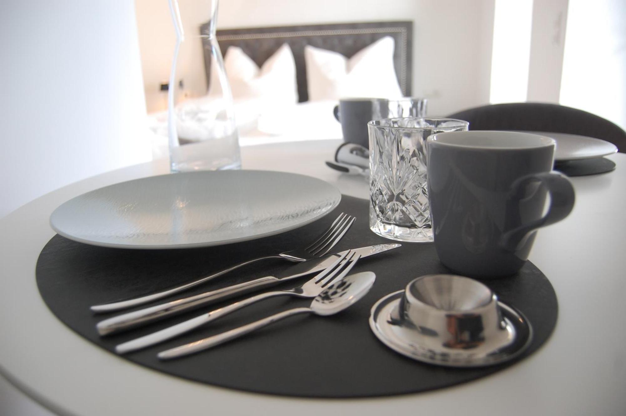 Myquartier Luxury Hideaways Aparthotel Innsbruck Exterior photo